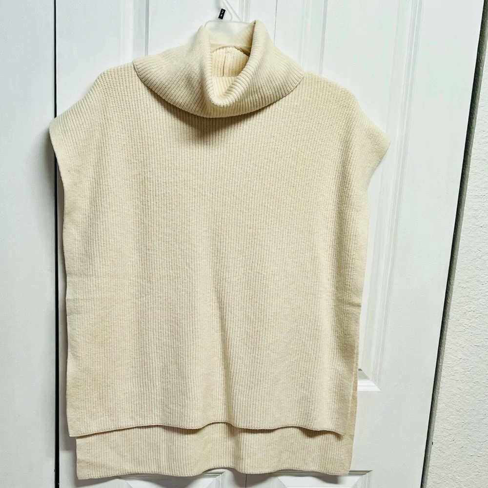 Banana Republic Cream Cowl Neck Sweater Open Sides Size XS